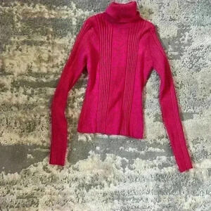 90s Hooked Up Turtleneck L (must be bundled with another item)